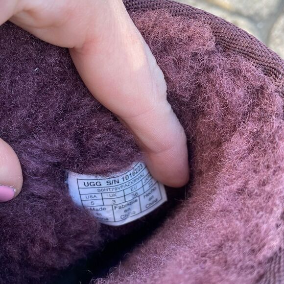 Womens UGG Classic Short Uggs in Purple Plum Size 5 - Picture 11 of 13